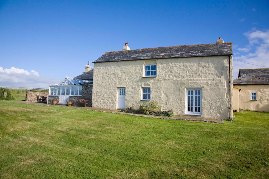 Higher Tresmorn Farm Acomodação com café da manhã Crackington Haven Exterior foto
